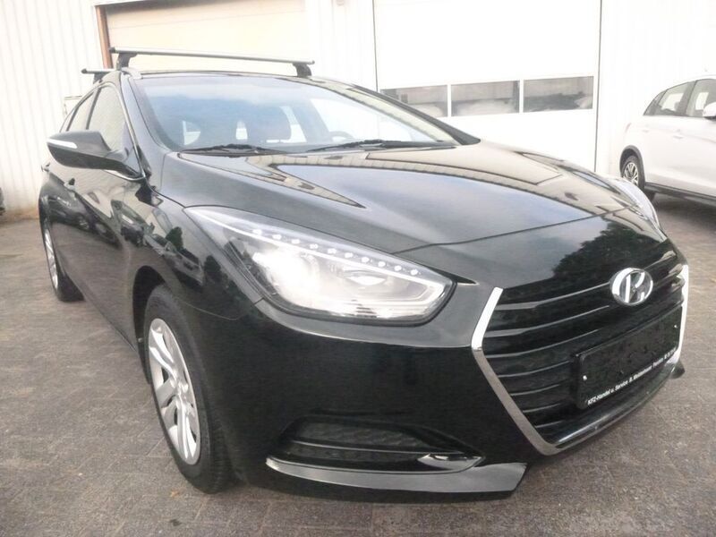 Gebraucht Hyundai i40 Classic 135 PS (99 kW) 2017 Schwarz Kombi