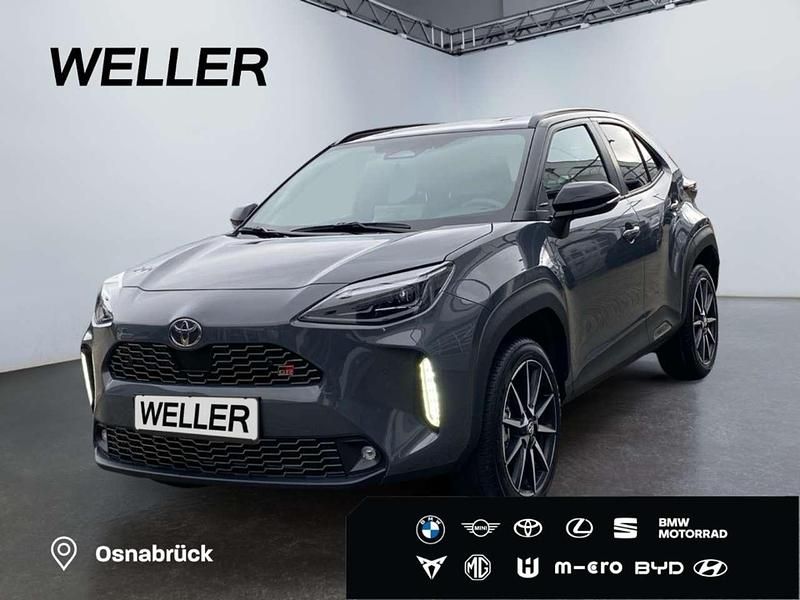 Grau Neu 2025 Toyota Yaris Hybrid Sport SUV | 32.690 € (Fairer Preis) - Bild 1/3