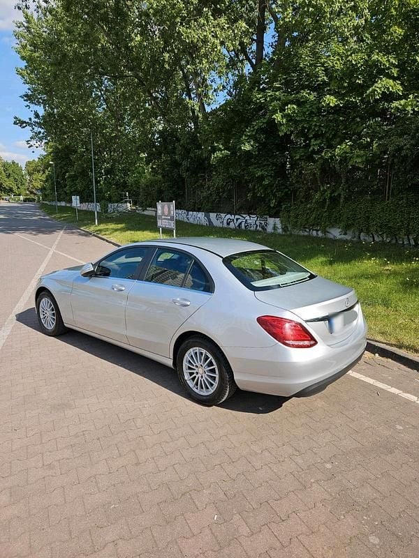 Gebraucht Mercedes C180 154 PS (113 kW) 2015 Silber Limousine