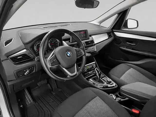 Gebraucht BMW 218 Active Tourer Performance 140 PS (102 kW) 2019 Silber Van / Kleinbus