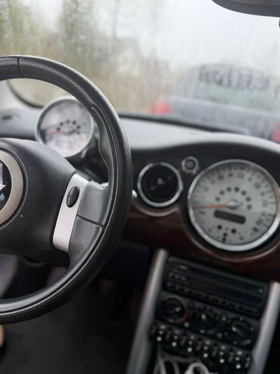 Usado Mini ONE 90 HP (66 kW) 2004 Verde Citadino