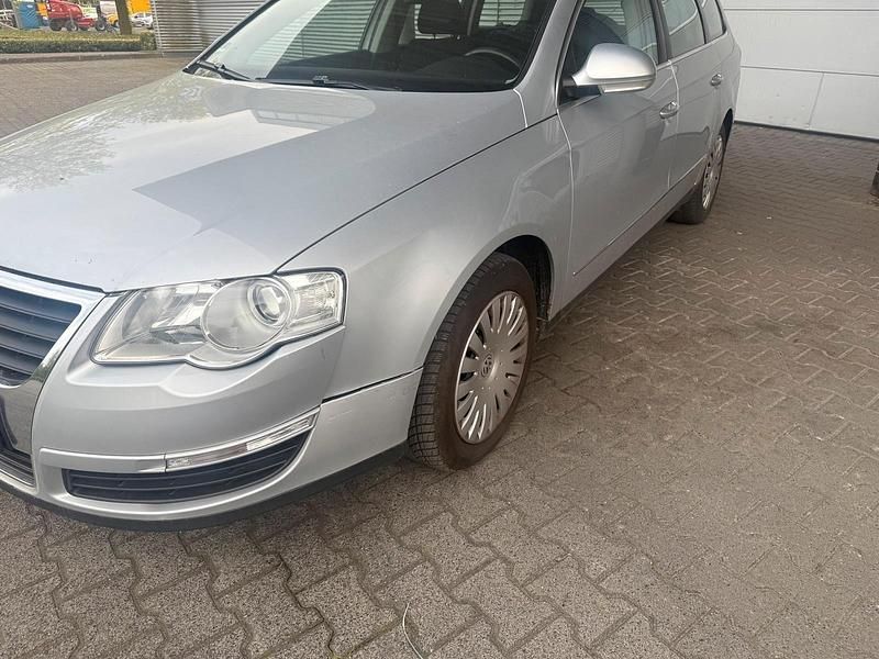 Second-hand VW Passat 2007 Argintiu Break