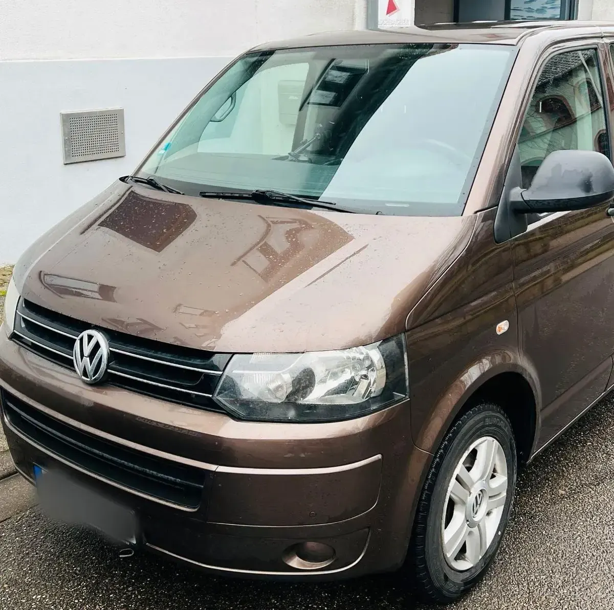 Gebraucht VW Multivan 140 PS (102 kW) 2010 Braun Van / Kleinbus
