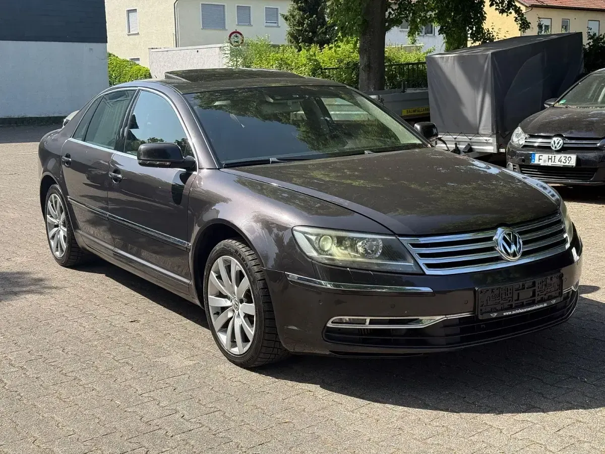 Gebraucht VW Phaeton 239 PS (175 kW) 2010 Grau Limousine
