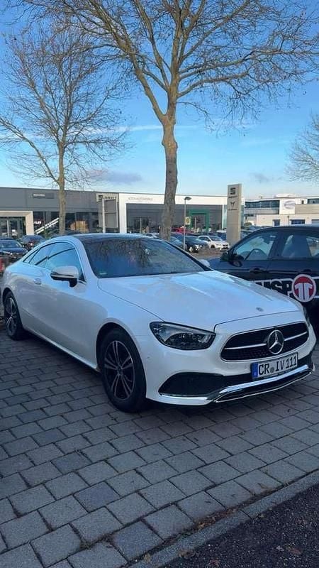 Gebraucht Mercedes E200 Avantgarde 197 PS (144 kW) 2021 Coupé