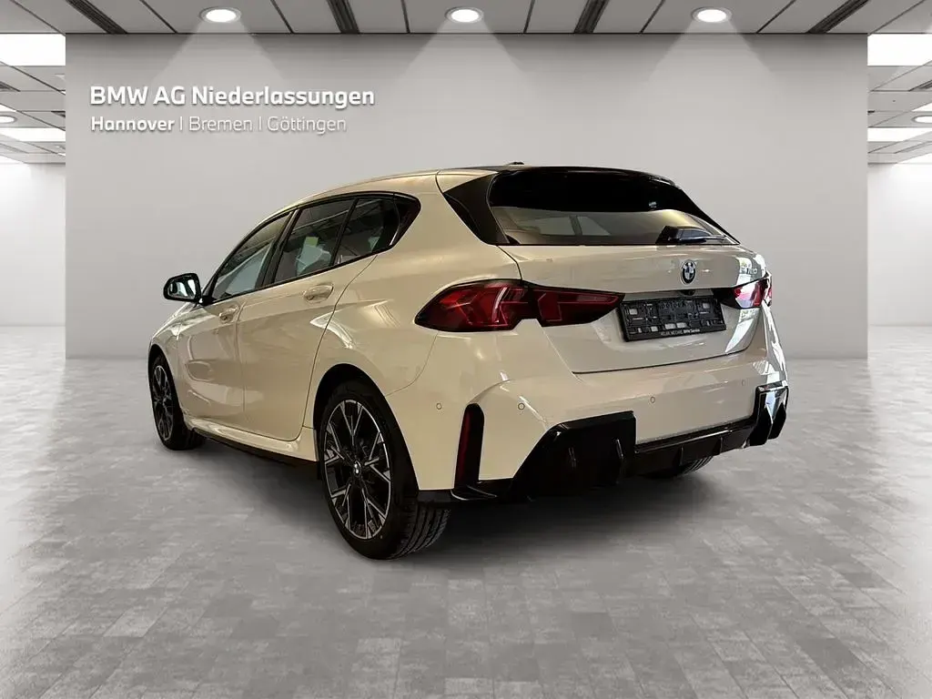 Gebraucht BMW 120 Shadowline 156 PS (114 kW) 2025 Weiß Kleinwagen