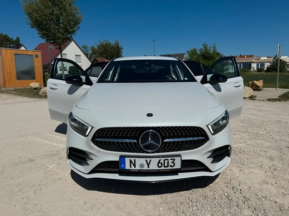 Gebraucht Mercedes A250 160 PS (117 kW) 2021 Weiß Limousine