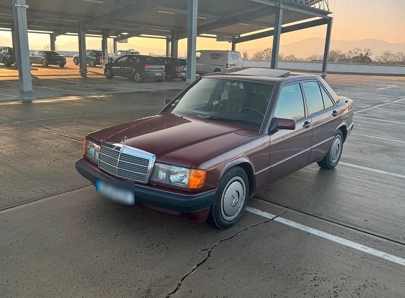 Rot Gebraucht 1991 Mercedes 190 Limousine | 3.900 € - Bild 1/4