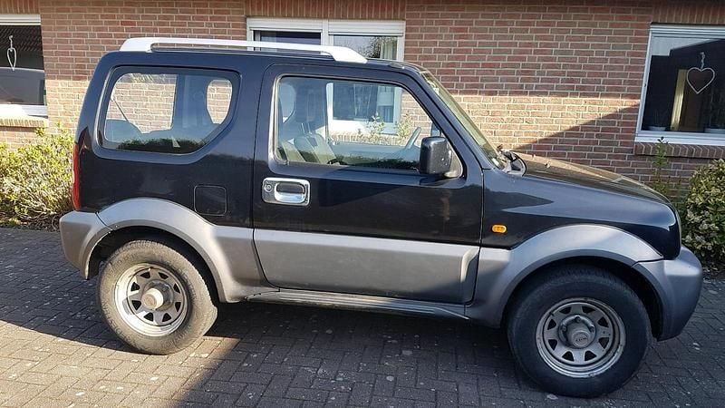 Gebraucht Suzuki Jimny 86 PS (63 kW) 2009 Schwarz SUV