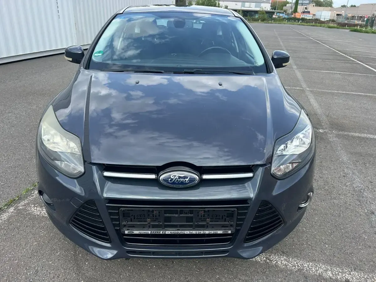 Gebraucht Ford Focus Titanium 125 PS (91 kW) 2011 Grau Limousine
