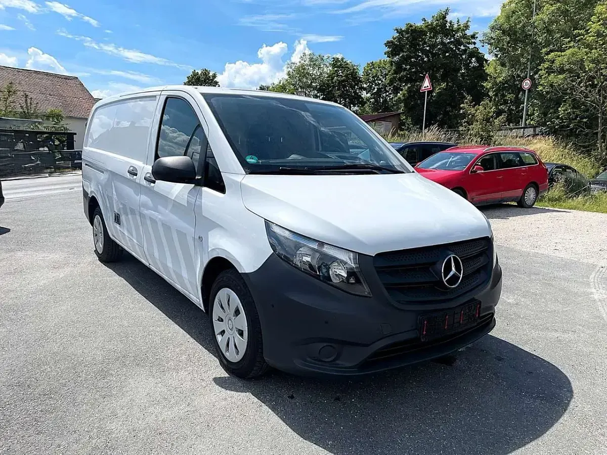 Gebraucht Mercedes Vito 114 PS (83 kW) 2016 Arktikweiss Van