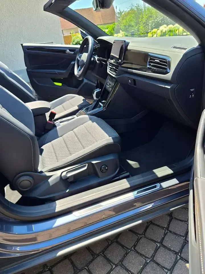 Gebraucht VW T-Roc Cabriolet R-line Edition 150 PS (110 kW) 2024 Grau Cabrio