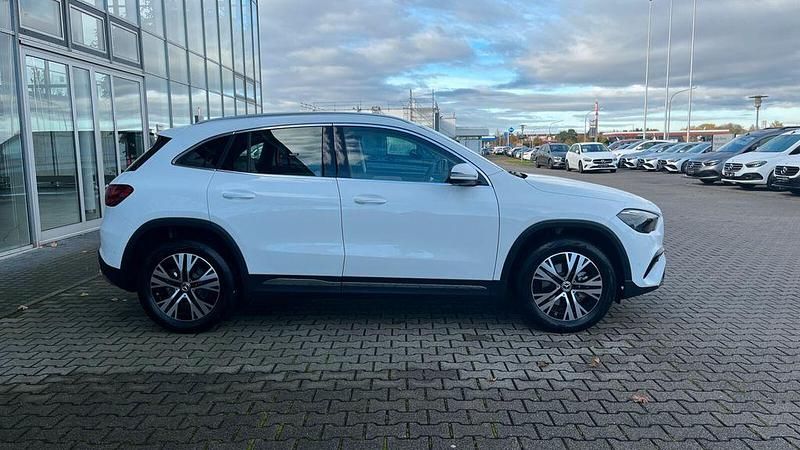Gebraucht Mercedes GLA180 Advanced 136 PS (100 kW) 2025 Weiß SUV