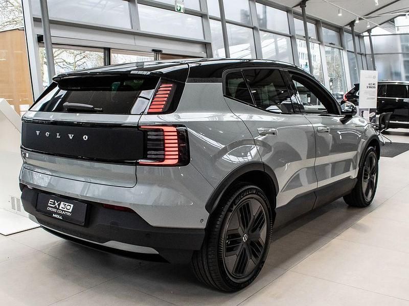 Neu Volvo EX30 CC Performance 314 kW (428 PS) 2026 Vapour grey uni SUV