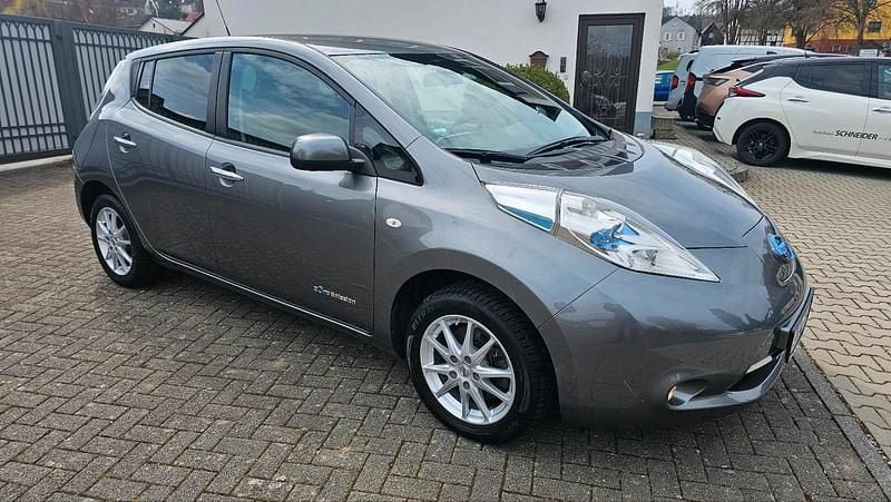 Gebraucht Nissan Leaf Tekna 80 kW (109 PS) 2016 Grau Kleinwagen
