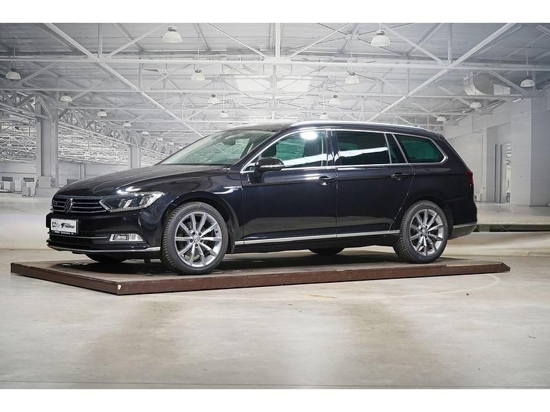 Schwarz Gebraucht 2018 VW Passat Highline Kombi | 18.950 € (Superpreis) - Bild 1/4
