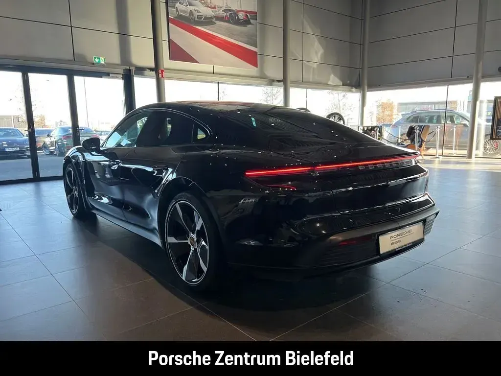 Gebraucht Porsche Taycan 4S 419 kW (571 PS) 2022 Tiefschwarzmetallic Limousine