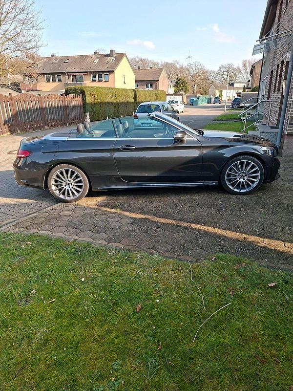 Gebraucht Mercedes C300 258 PS (189 kW) 2019 Grau Cabrio