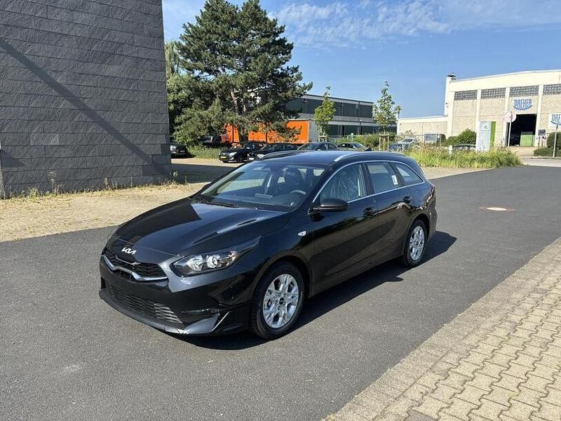 Schwarz Neu 2024 Kia Ceed | 22.190 € (Fairer Preis) - Bild 1/4
