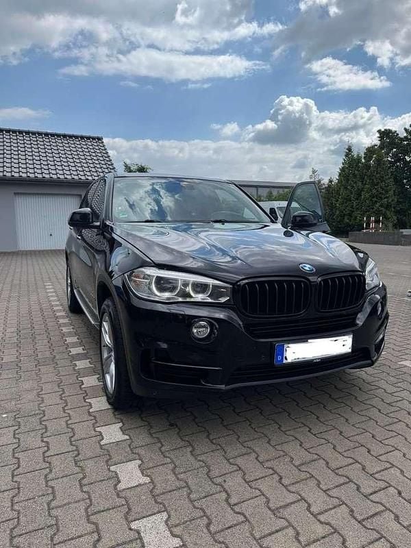 Schwarz Gebraucht 2016 BMW X5 Sport Line SUV | 17.300 € (Superpreis) - Bild 1/4