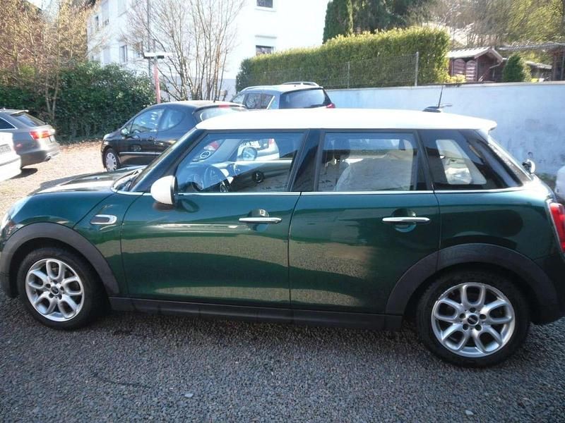 Gebraucht Mini Cooper D 116 PS (85 kW) 2015 British racing green ii metall Kleinwagen