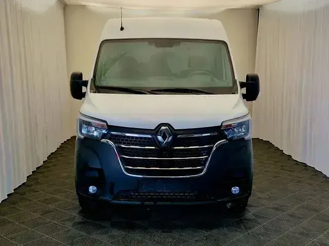 Gebraucht Renault Master Komfort 150 PS (110 kW) 2024 Weiß Van / Kleinbus
