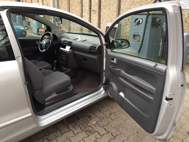 Usata VW Fox 54 CV (39 kW) 2009 Argento Utilitaria