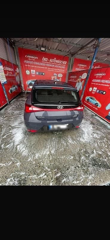 Gebraucht Hyundai i20 84 PS (61 kW) 2020 Grau Kleinwagen