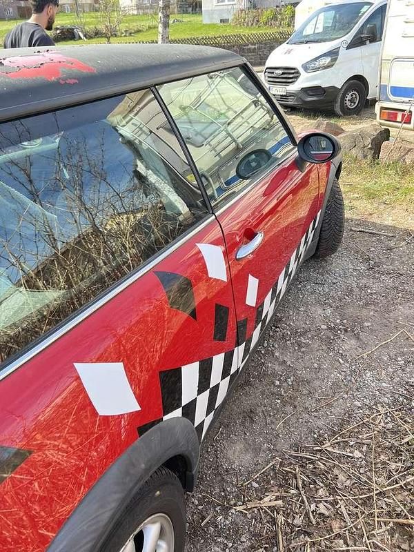 Gebraucht Mini ONE 90 PS (66 kW) 2002 Rot Kleinwagen