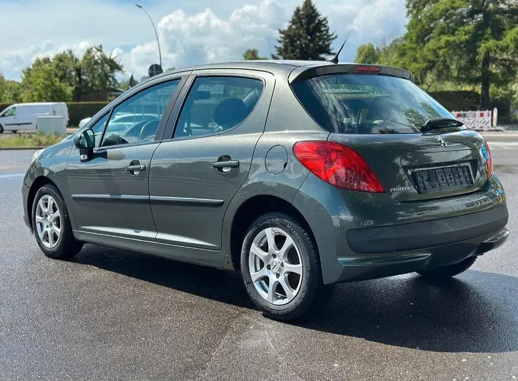 Gebraucht Peugeot 207 Urban Move 95 PS (69 kW) 2008 Grau Limousine