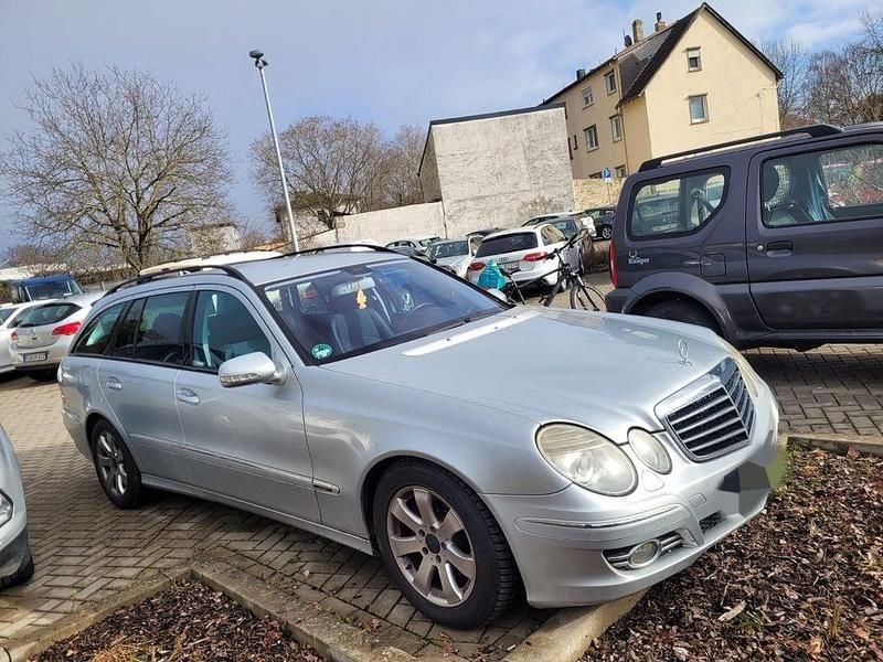 Gebraucht Mercedes E220 Avantgarde 170 PS (125 kW) 2007 Silber Limousine