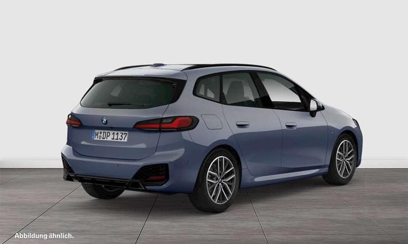 Gebraucht BMW 220 Active Tourer Performance 156 PS (114 kW) 2023 Sparkling kupfergrau Van / Kleinbus