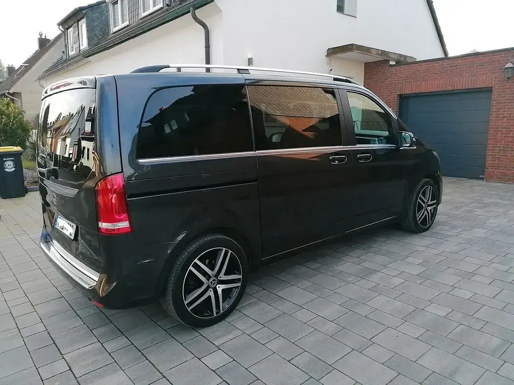 Gebraucht Mercedes V250 Avantgarde 190 PS (139 kW) 2020 Grau Van / Kleinbus