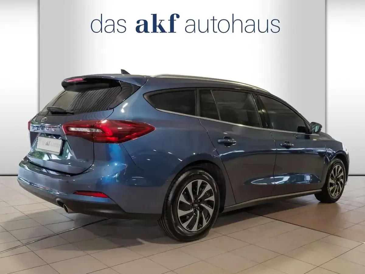 Używany Ford Focus Titanium 125 KM (91 kW) 2022 Niebieski Kombi