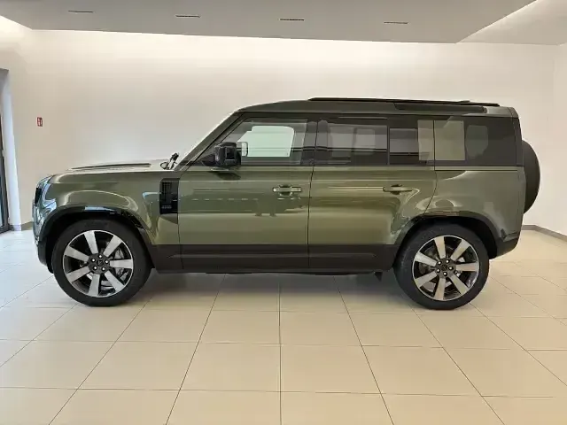 Gebraucht Land Rover Defender HSE Dynamic 349 PS (256 kW) 2025 Grün SUV