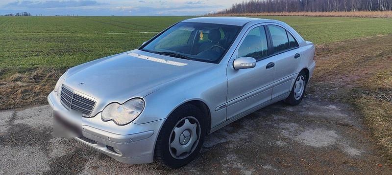 Gebraucht Mercedes C180 143 PS (105 kW) 2002 Silber Limousine