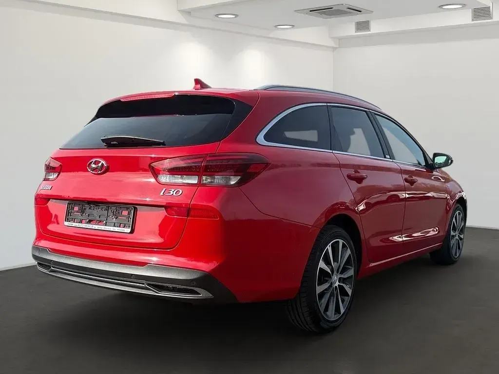 Gebraucht Hyundai i30 Prime 136 PS (100 kW) 2021 Rot Limousine