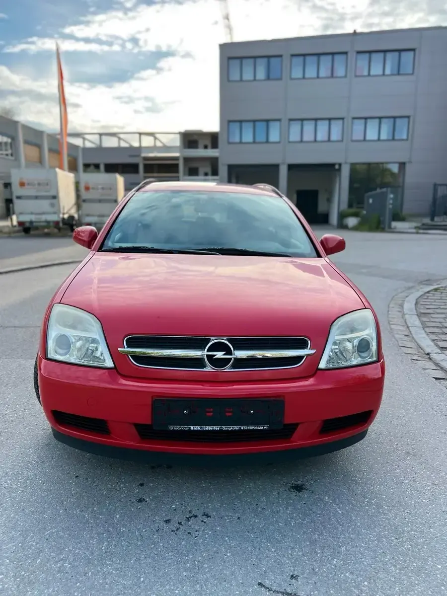 Begagnad Opel Vectra 122 HK (89 kW) 2004 Röd Kombi