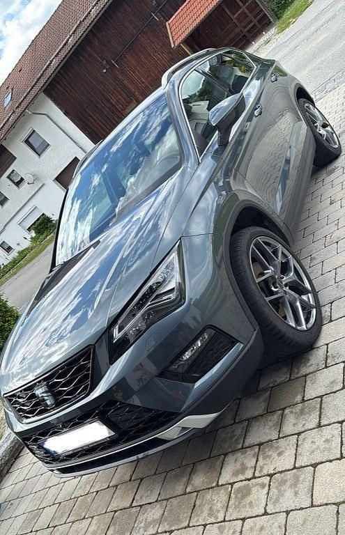 Grau Gebraucht 2018 Seat Ateca 4Drive SUV | 19.749 € (Guter Preis) - Bild 1/4