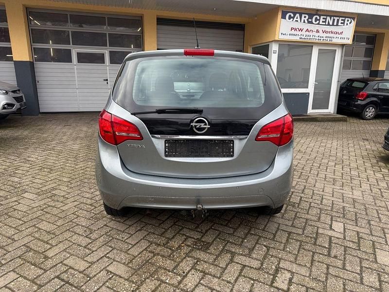 Gebraucht Opel Meriva Edition 101 PS (74 kW) 2010 Silbersee/perl silber (m2) Van / Kleinbus