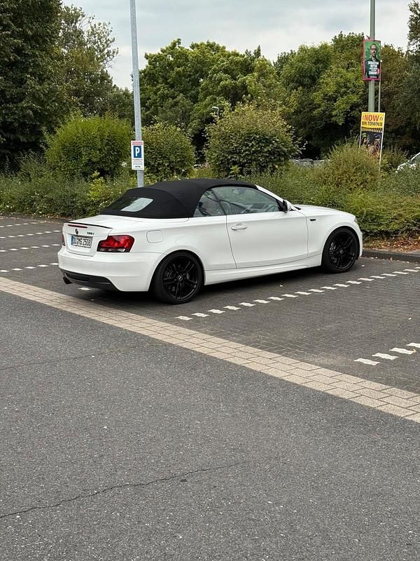 Weiß Gebraucht 2012 BMW 135 Cabriolet Cabrio | 19.000 € (Fairer Preis) - Bild 1/4