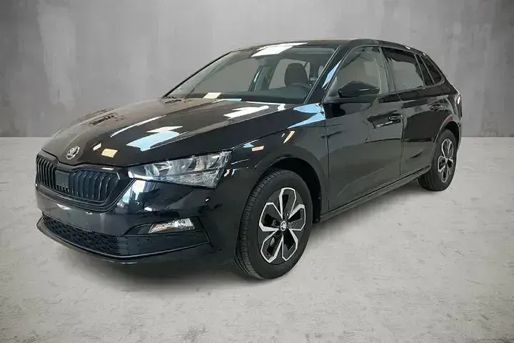 Gebraucht Skoda Scala Ambition 110 PS (80 kW) 2023 Schwarzmagic perleffekt Kleinwagen