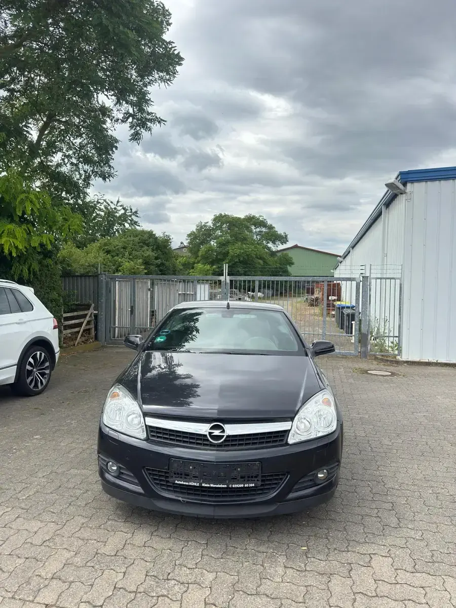Gebraucht Opel Astra 140 PS (102 kW) 2008 Schwarz Cabrio