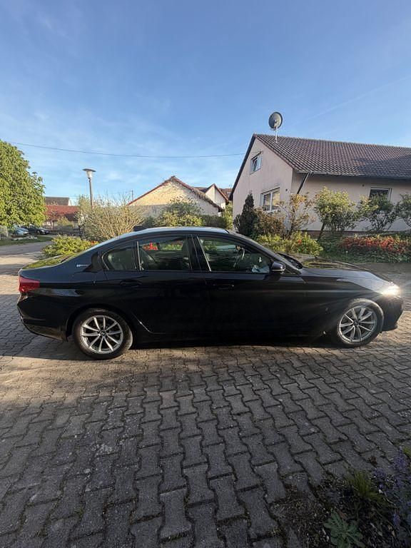 Second-hand BMW 530e iPerformance 252 CP (185 kW) 2017 Negru Berlinǎ