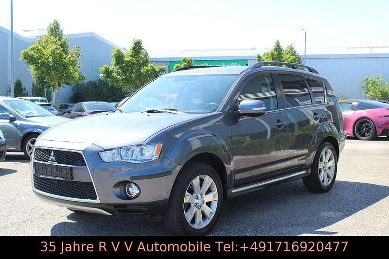 Grau Gebraucht 2012 Mitsubishi Outlander Invite SUV | 7.500 € (Fairer Preis) - Bild 1/4