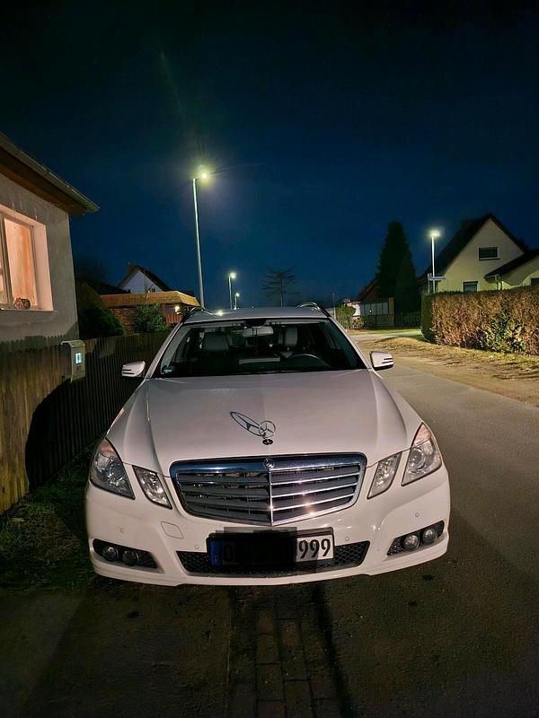 Gebraucht Mercedes E220 170 PS (125 kW) 2010 Weiß Kombi