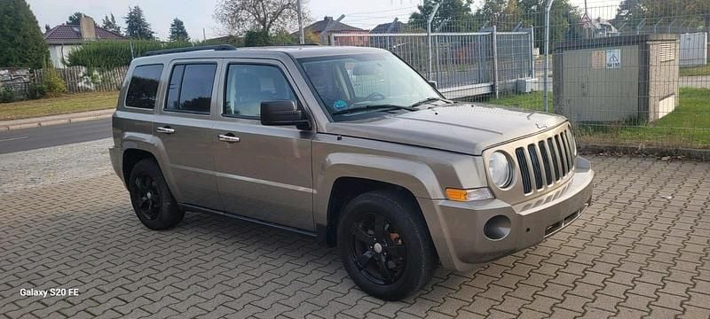 Gelb Gebraucht 2008 Jeep Patriot SUV | 3.250 € - Bild 1/4