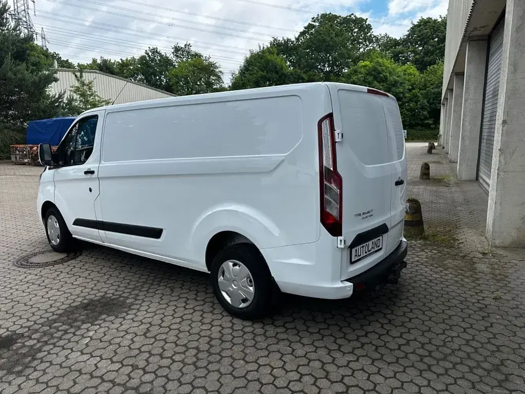 Gebraucht Ford Transit Custom 131 PS (96 kW) 2021 Weiß Van / Kleinbus
