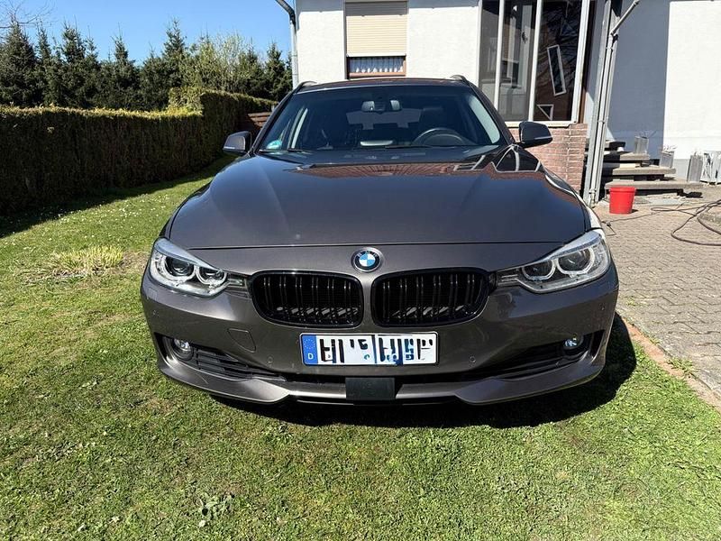 Gebraucht BMW 330 258 PS (189 kW) 2013 Braun Kombi