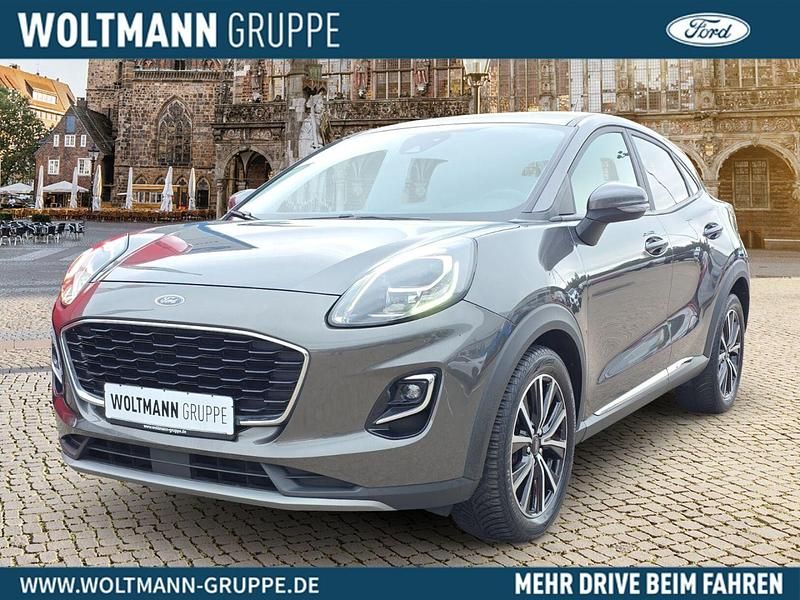 Magneticgrau (metallic) Gebraucht 2021 Ford Puma Gen-E Titanium Limousine | 16.890 € (Fairer Preis) - Bild 1/4
